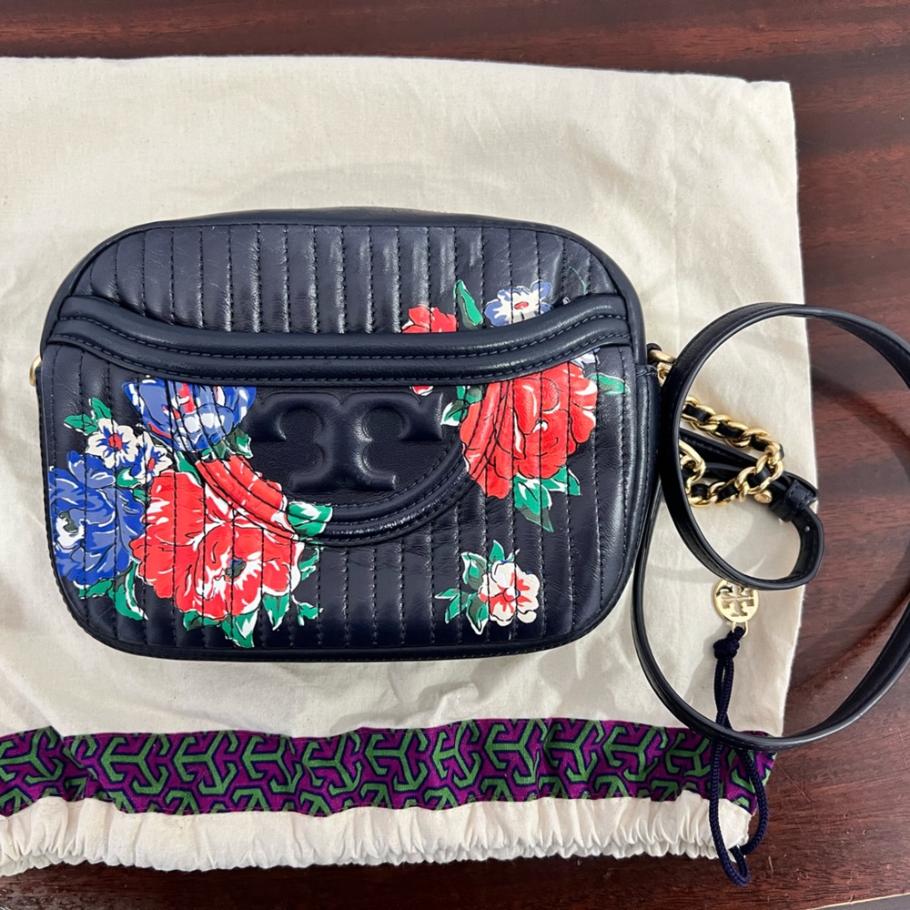 TORY BURCH FLEMING SOFT FLORAL CAMERA BAG - Picture 3 of 12